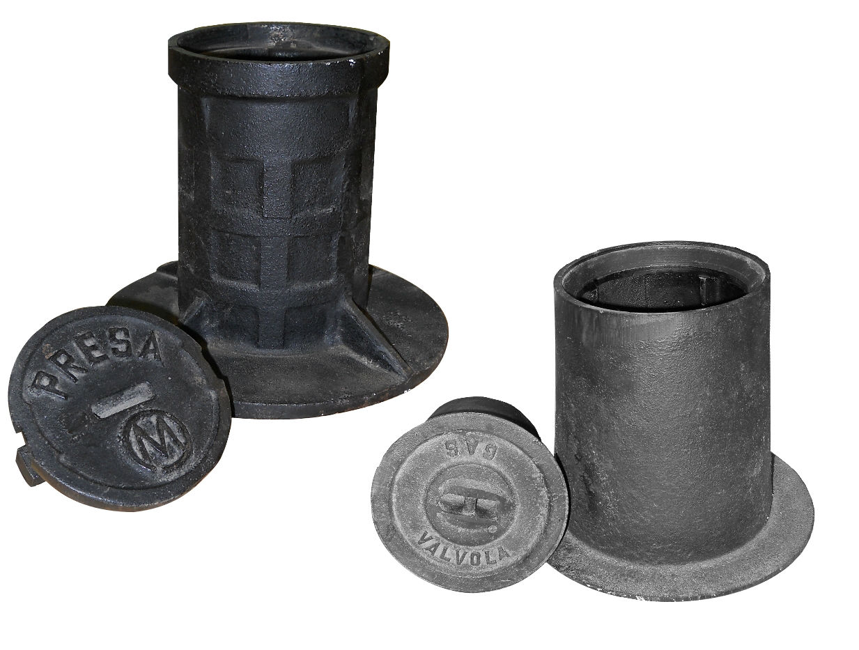 Carriageable cast iron manholes - PVC pipes